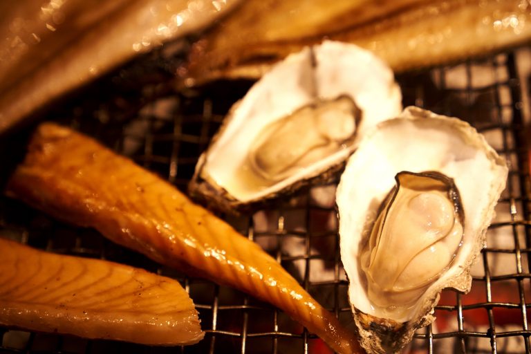 Cuisine grill cooked in front of customers