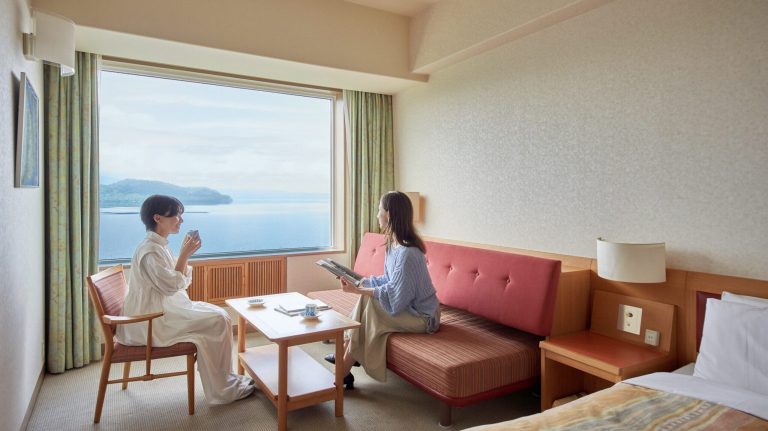 Lake Kussharo can be viewed from all rooms.